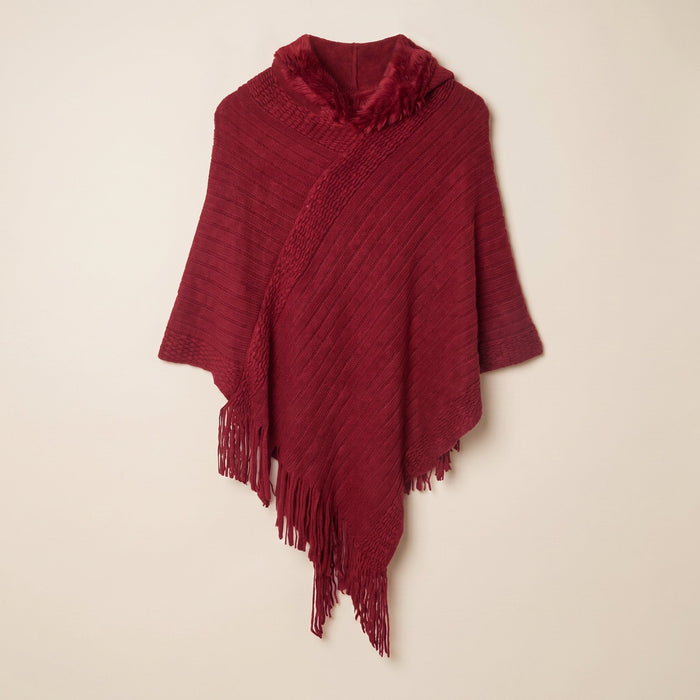 Poncho à capuche femme en maille à franges, coloris bordeaux, vue de face, avec les détails des franges