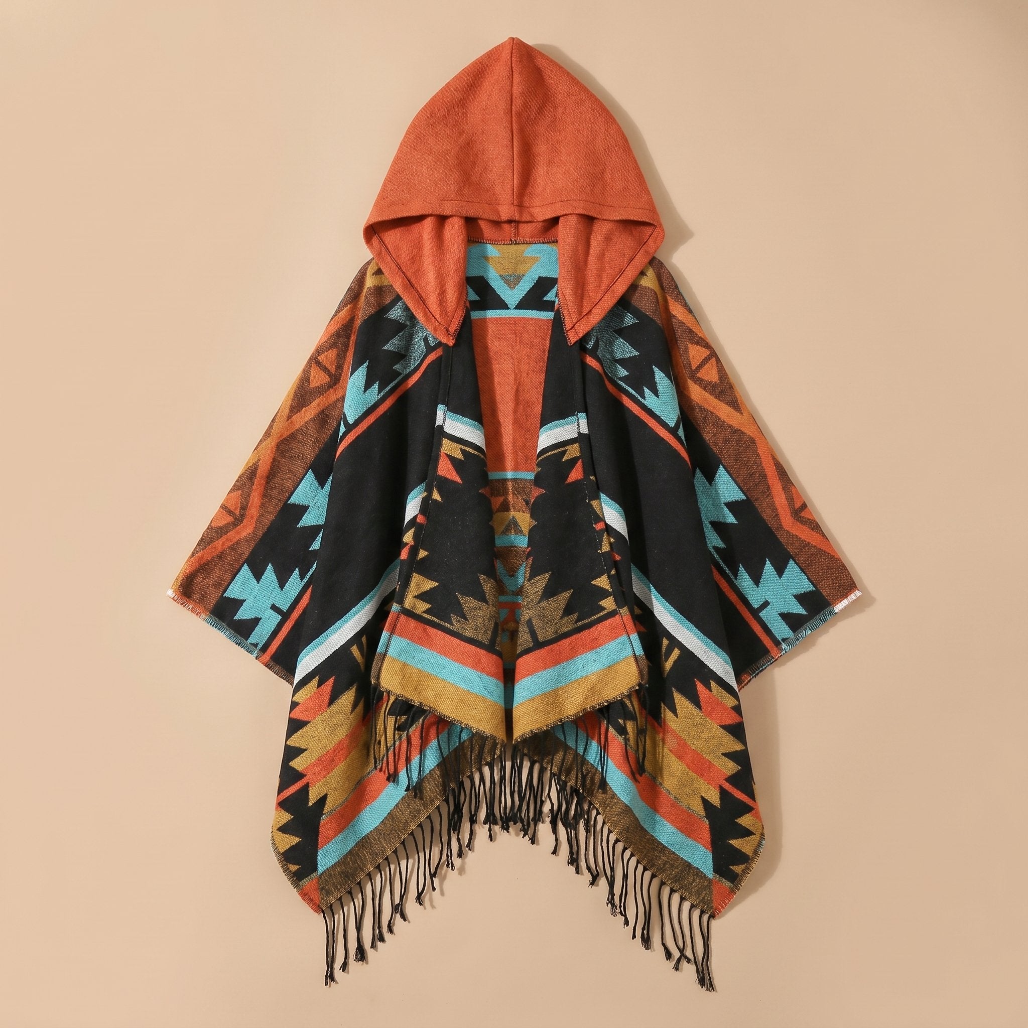 Poncho mexicain homme à capuche, coloris orange, noir et turquoise, avec motifs géométriques, à plat