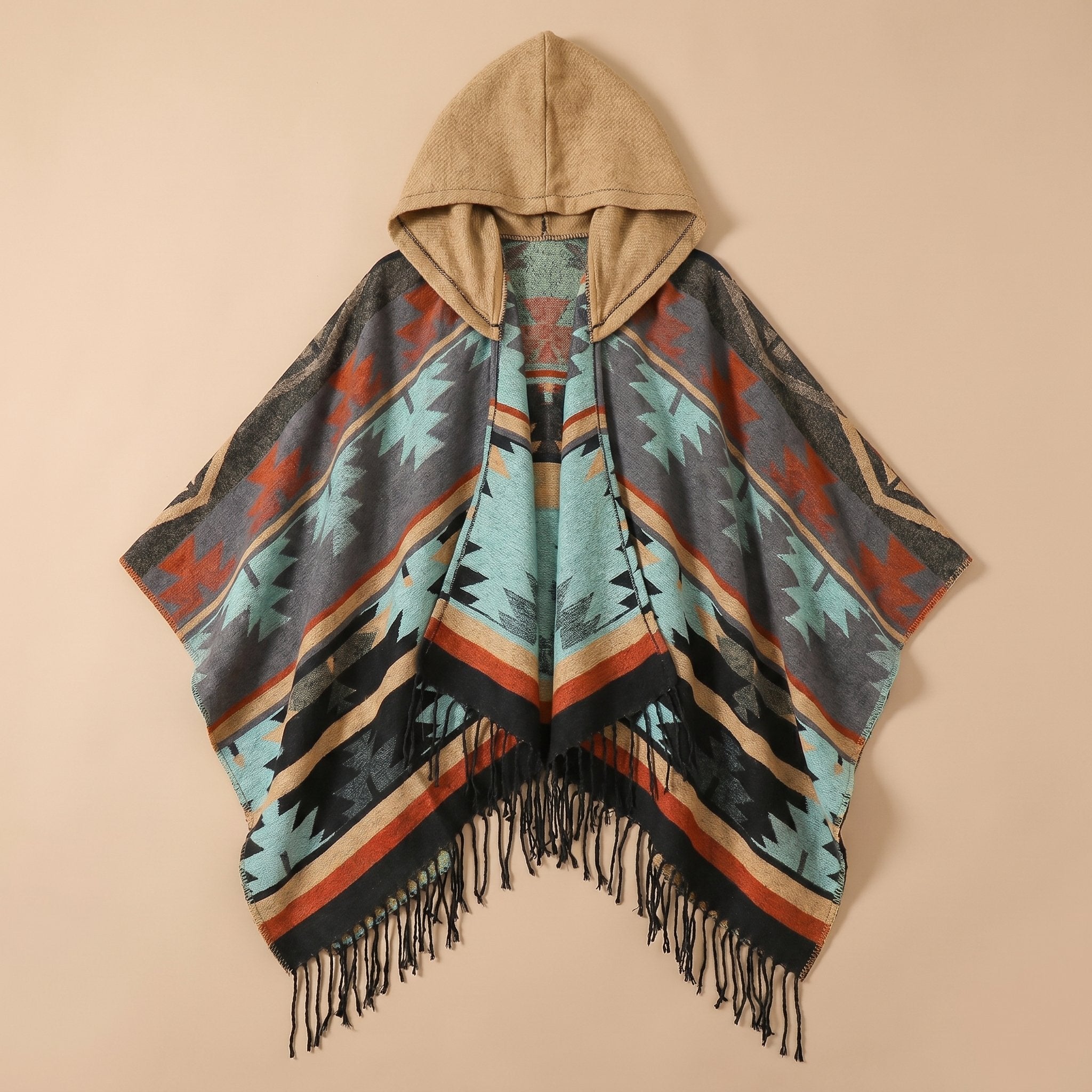 Poncho mexicain homme à capuche, coloris bleu, orange et beige, avec motifs graphiques, présenté à plat