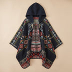 Poncho péruvien homme à capuche bleu marine avec motifs géométriques rouges, verts et roses, à plat