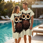 Poncho serviette à capuche adulte Chouette café porté au bord de la piscine