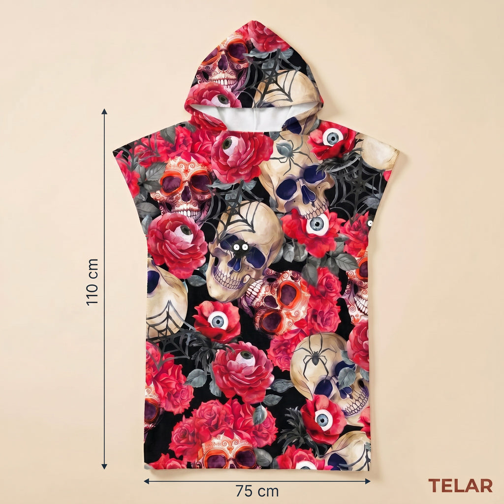 Poncho serviette à capuche adulte Crânes et roses : dimensions 75 x 110 cm