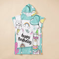 Poncho serviette à capuche adulte Lama Happy Birthday : vue à plat sur fond crème