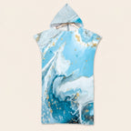 Poncho serviette à capuche adulte Marbre glacier doré : vue à plat sur fond crème