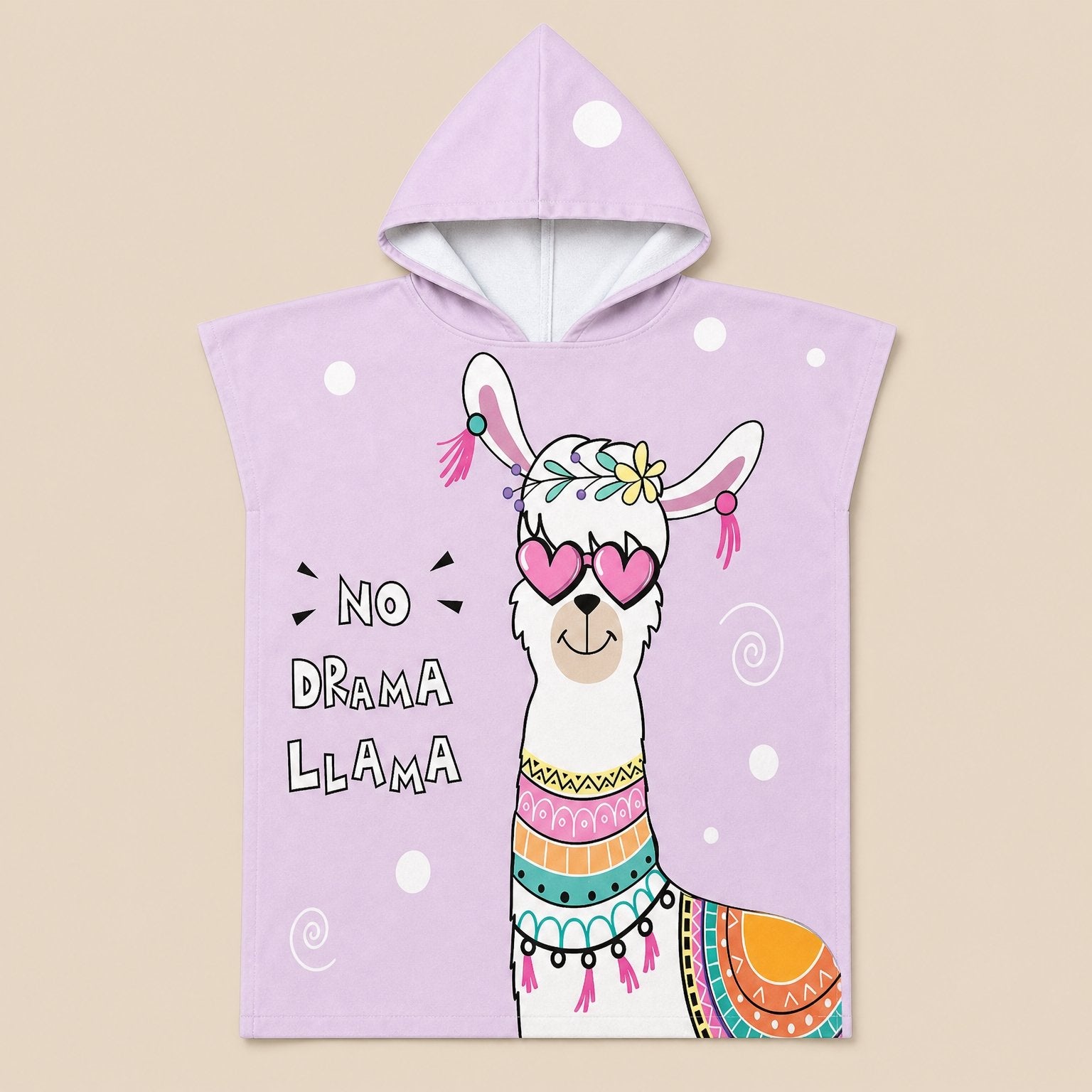 Poncho serviette a capuche motif Lama à lunettes, présenté à plat sur un fond clair et uni.