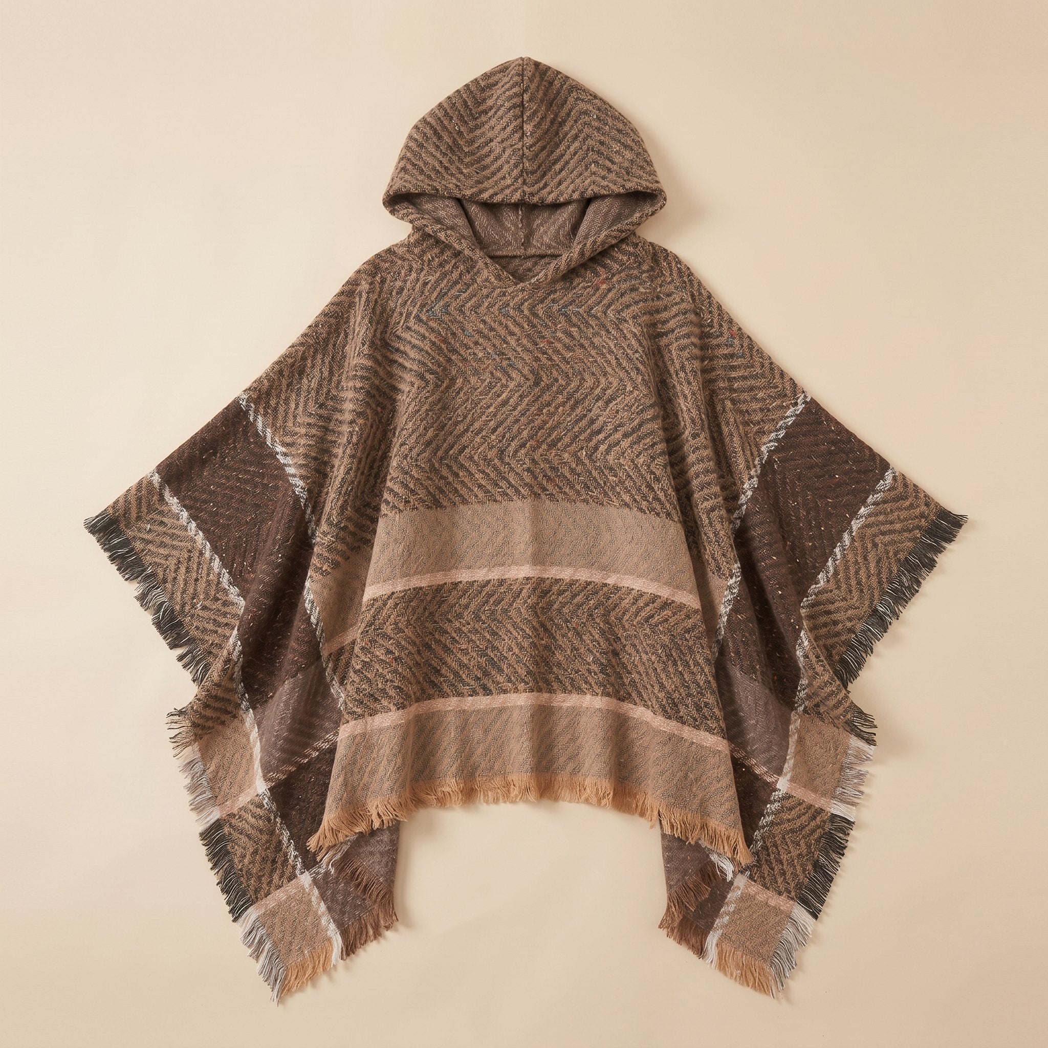 Pull poncho à capuche femme rayé taupe, présenté à plat de face, mettant en évidence la capuche